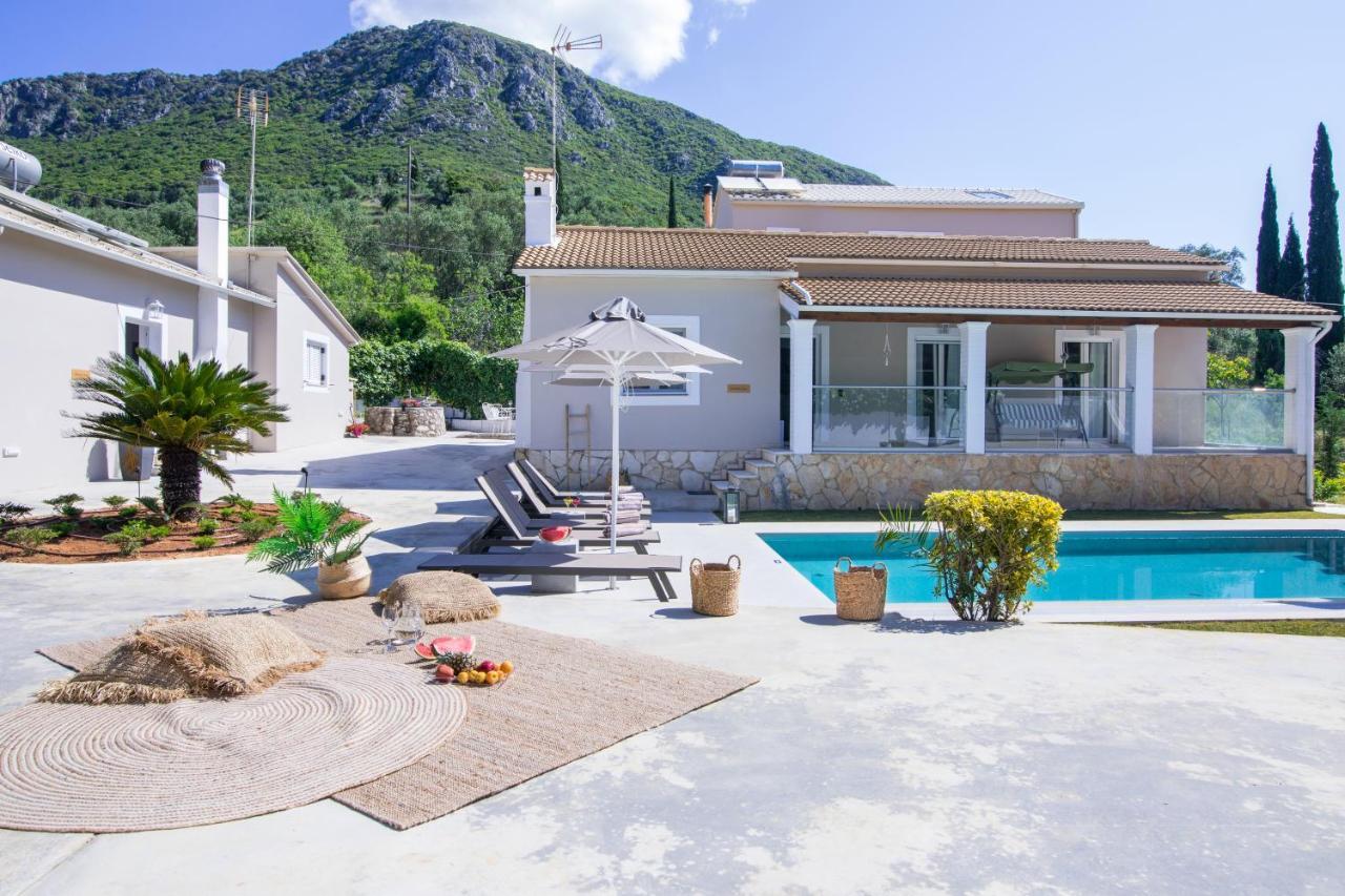 Grande Terra Villas With Swimming Pool Spartylas Bagian luar foto