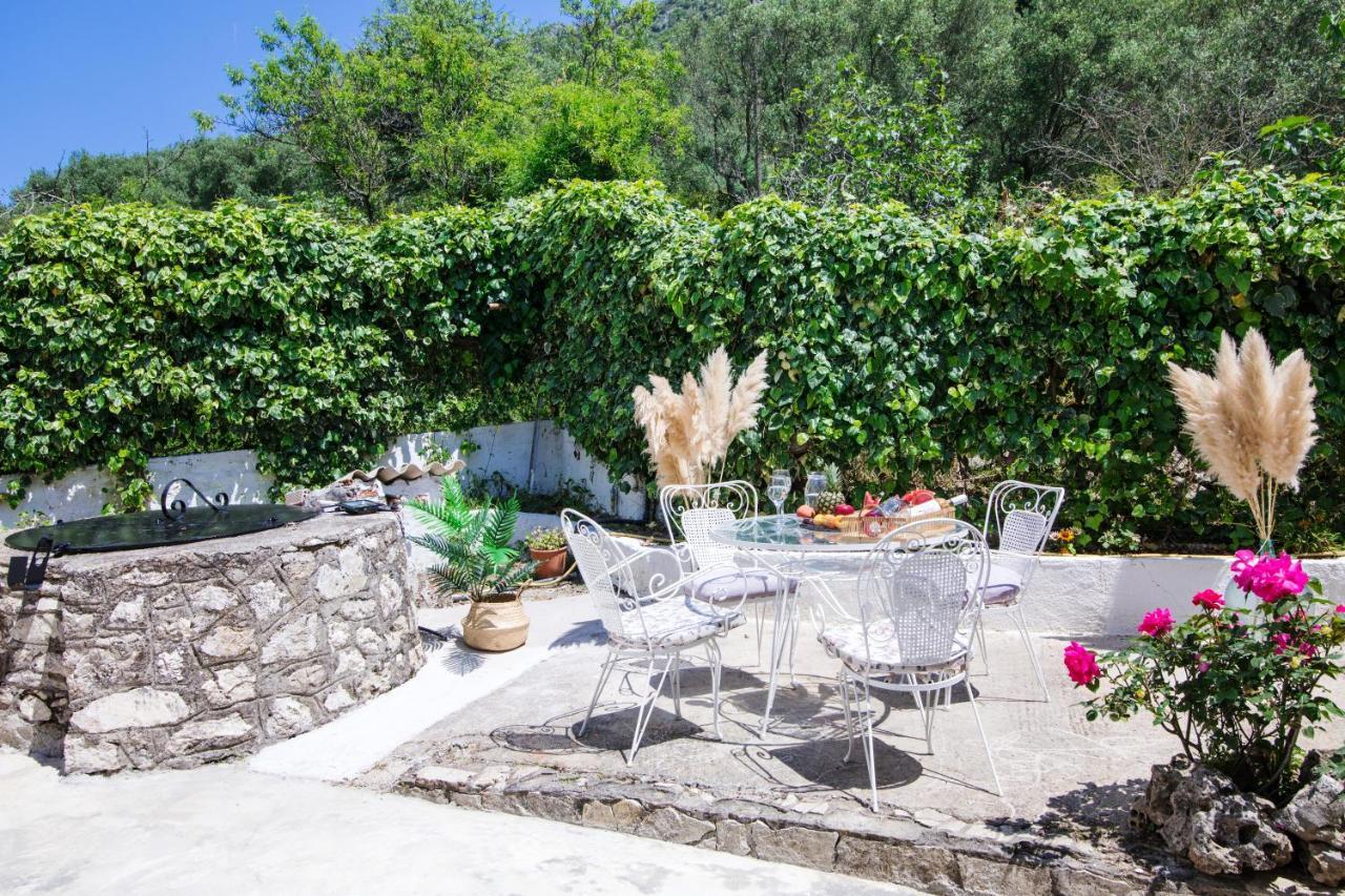 Grande Terra Villas With Swimming Pool Spartylas Bagian luar foto