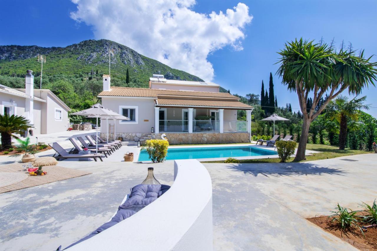 Grande Terra Villas With Swimming Pool Spartylas Bagian luar foto