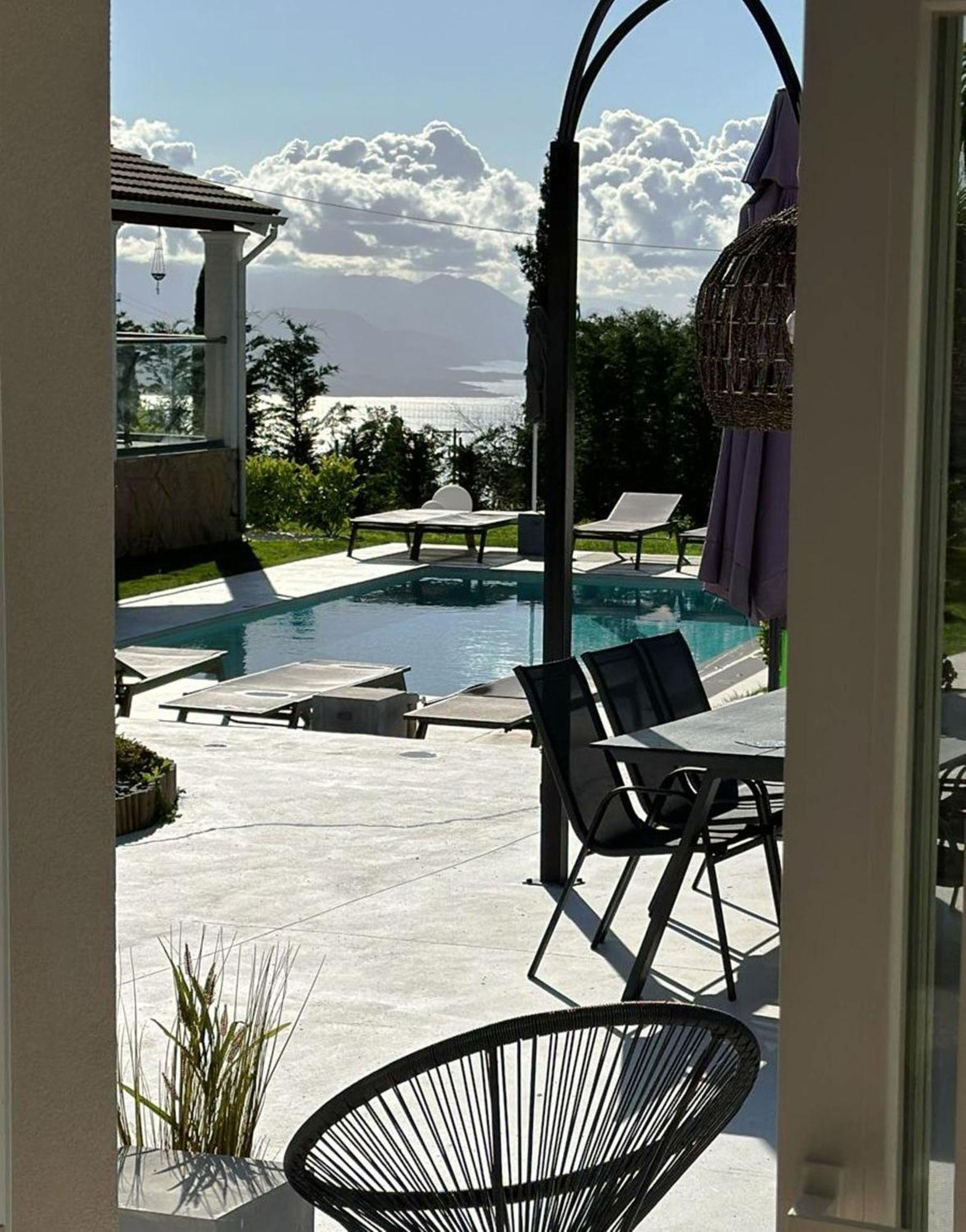 Grande Terra Villas With Swimming Pool Spartylas Bagian luar foto